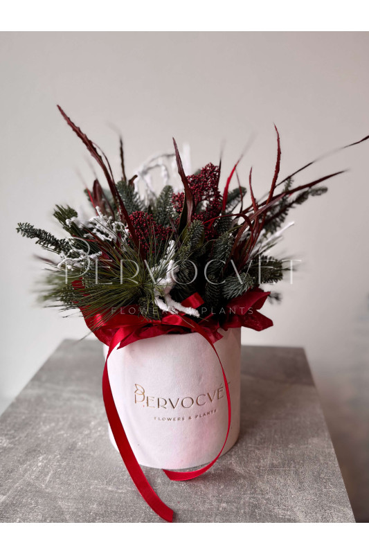 Новогодняя композиция #109 с красной скиммией