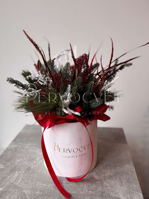 Новогодняя композиция #109 с красной скиммией