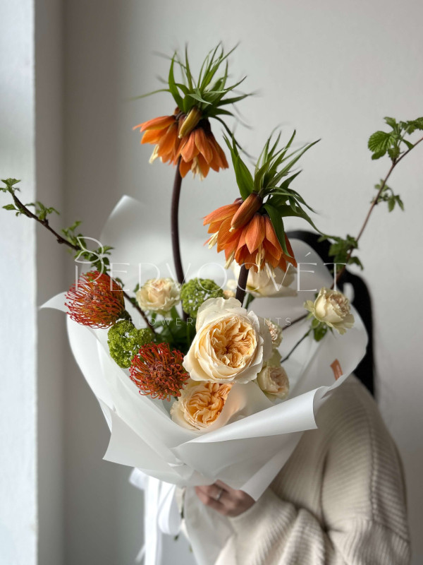 Садовый букет #46 фриттилярия и садовая роза