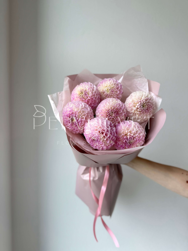 Букет #608 из розовых георгинов