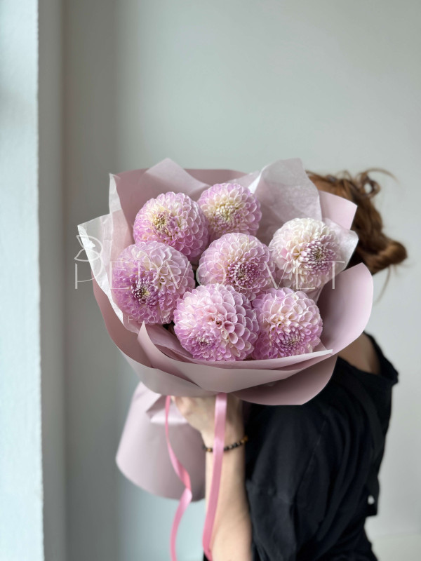 Букет #608 из розовых георгинов