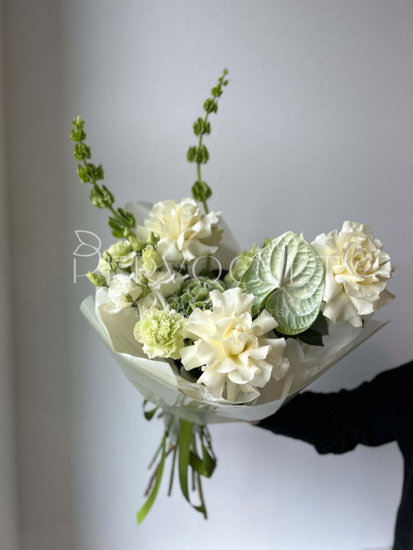 Букет #173 c зеленой гортензией и антуриумом