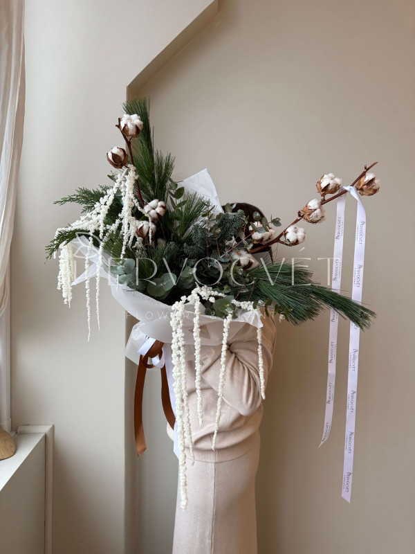 Зимний букет #115 хвоя, снежные ветви и хлопок