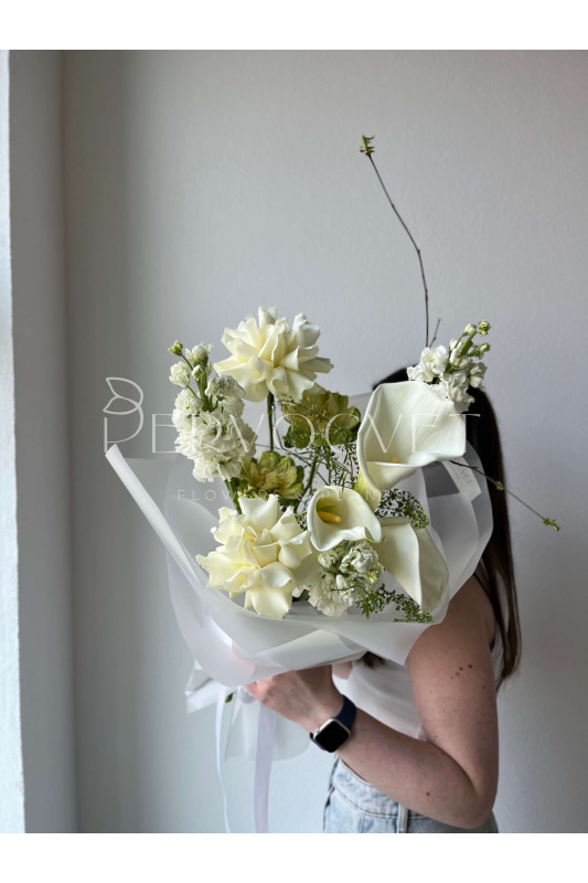 Садовый букет #44 ароматная маттиола и каллы