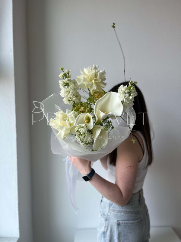 Садовый букет #44 ароматная маттиола и каллы