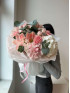 Букет #235 амариллис, диантусы и французская роза