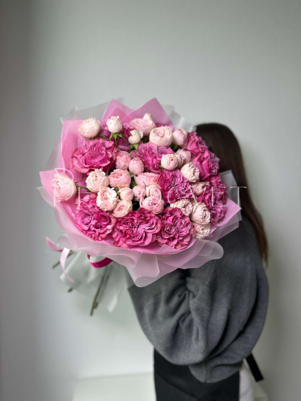 Букет #188 пионовидная кустовая роза и Кантри Блюз