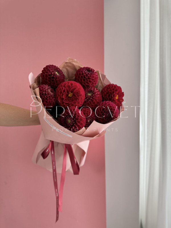 Букет #502 из красных георгинов