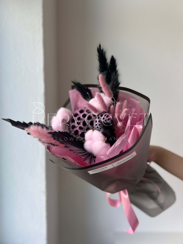 Букет из сухоцветов #29 лотосом и пальмовым листом