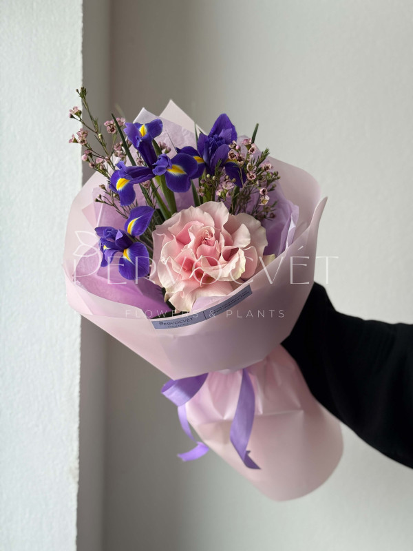 Букет #8 с французской розой и ирисом