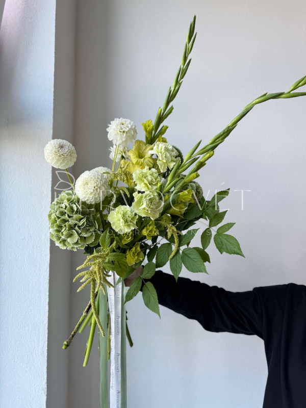 Садовый букет #35 с гортензией, георгином и гладиолусом