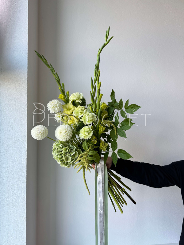 Садовый букет #35 с гортензией, георгином и гладиолусом