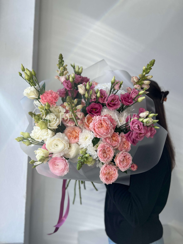 Букет XXL #104 с ранункулюсом и эустомой