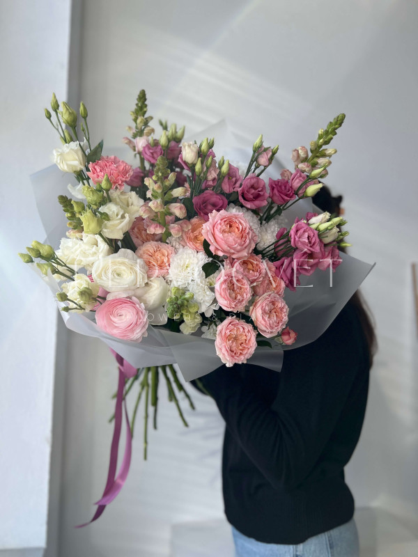 Букет XXL #104 с ранункулюсом и эустомой