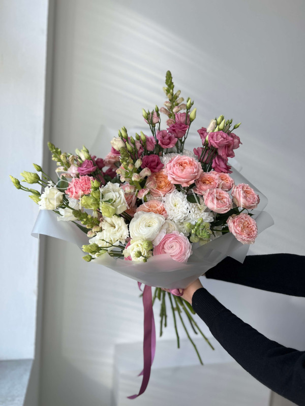 Букет XXL #104 с ранункулюсом и эустомой