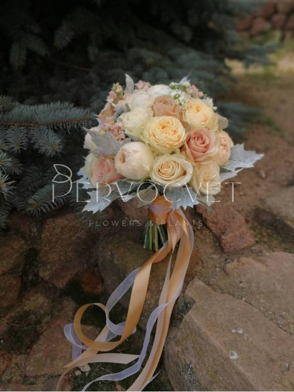 Букет невесты #6 розы и матиолла