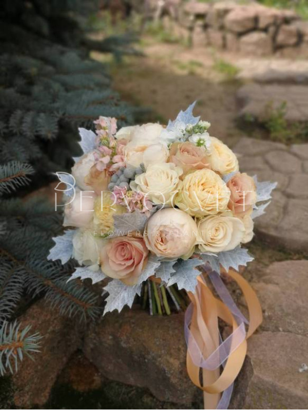 Букет невесты #6 розы и матиолла