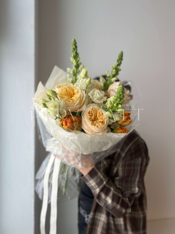 Букет #177 пионовидная роза и тюльпан