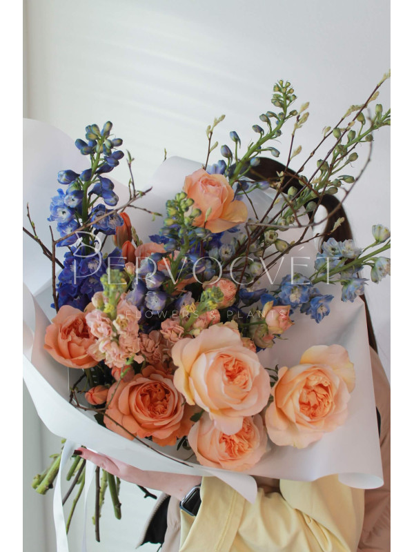 Садовый букет #43 дельфиниум и пионовидная роза