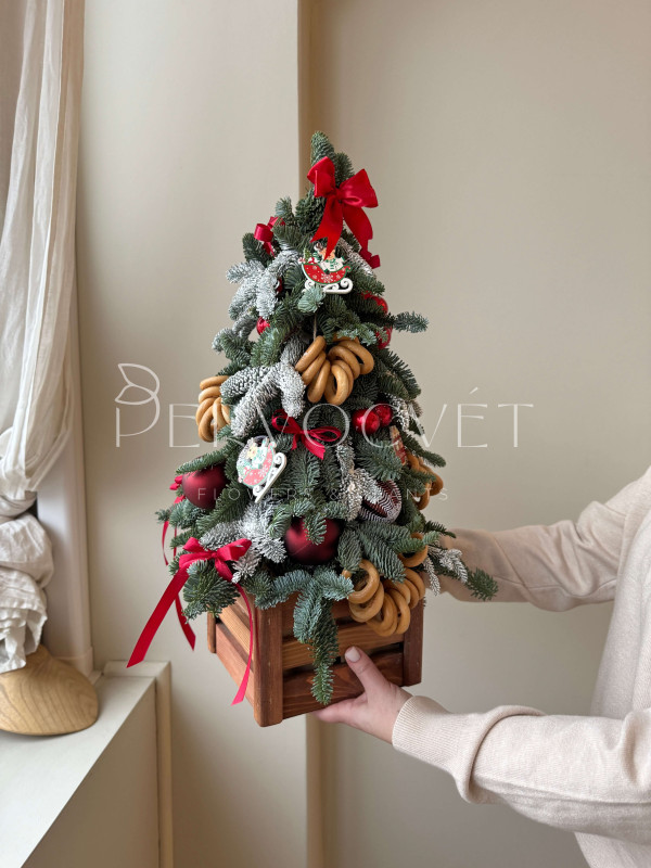 Елочка из нобилиса 60 см #114 с традиционным декором