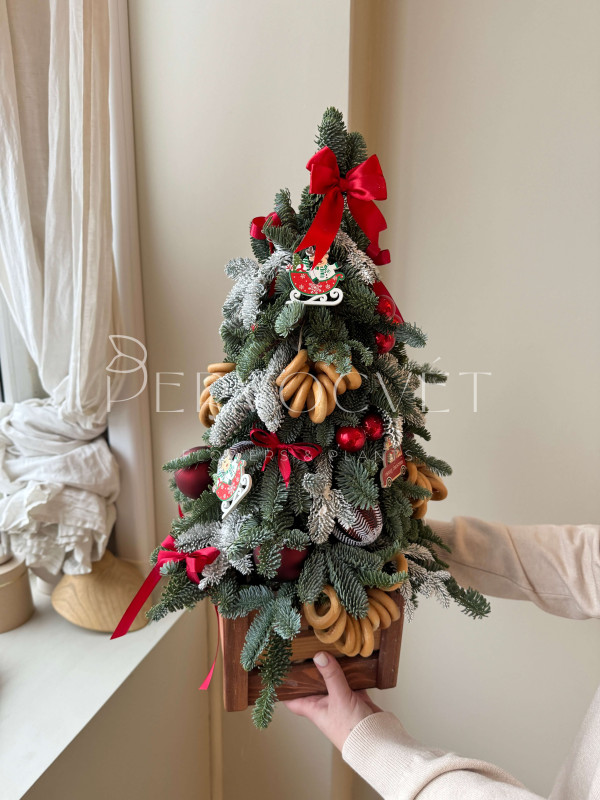 Елочка из нобилиса 60 см #114 с традиционным декором