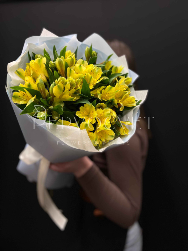 Букет #16 из желтых альстромерий