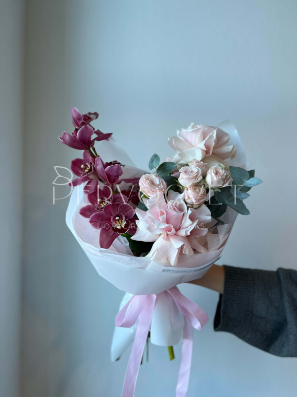 Букет #183 с орхидеей Цибидиум