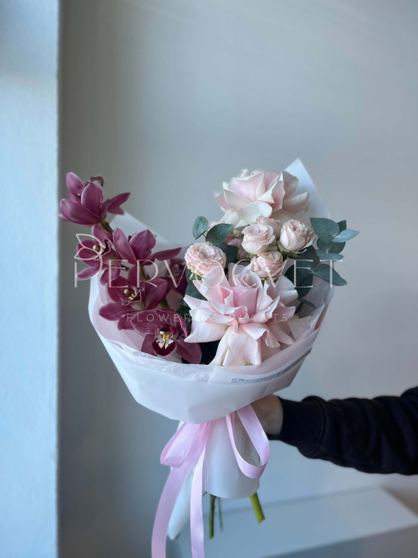 Букет #183 с орхидеей Цибидиум