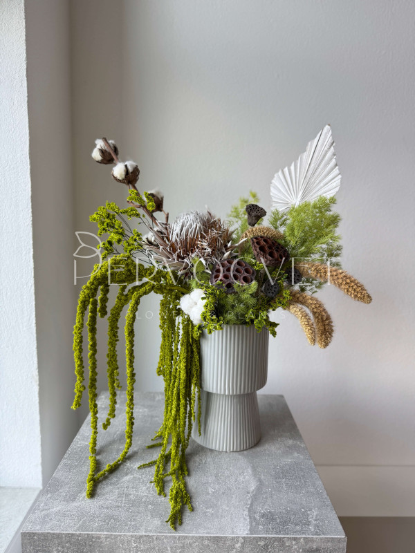 Композиция из сухоцветов #68 с лотосом и амарантом