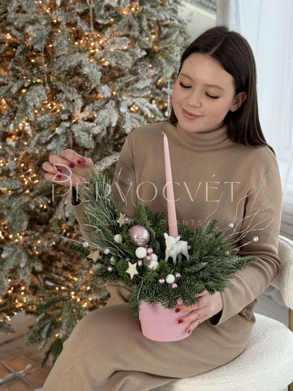 Новогодняя композиция в кашпо #49 с олененком