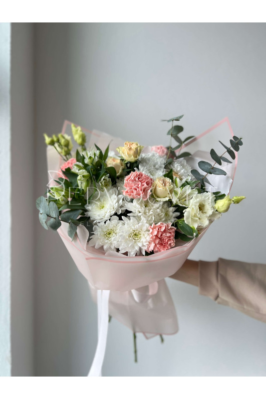 Букет #369 из хризантем, альстромерий и диантусов