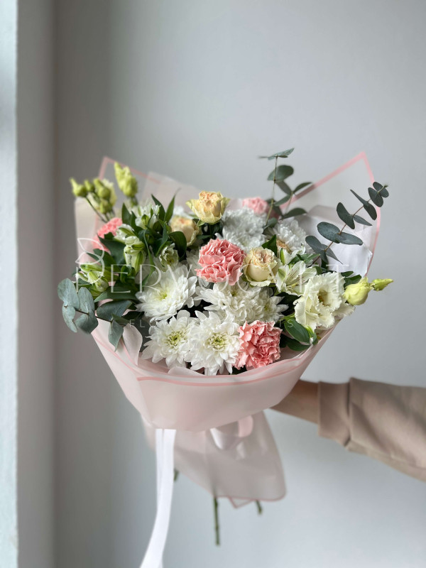 Букет #369 из хризантем, альстромерий и диантусов