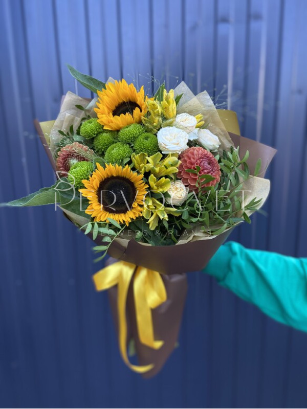 Букет #91 с подсолнухом